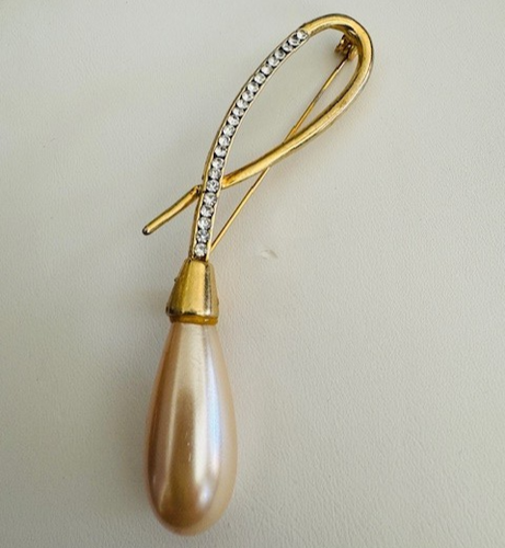 Vintage Large Faux Pearl Brooch Pin with Rhinestones Gold Tone Elegant Classic - Picture 2 of 8