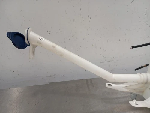 85310F4040 Serbatoio Liquido Tergicristalli per TOYOTA C-HR (X10) 2023 933966 - Foto 2 di 10