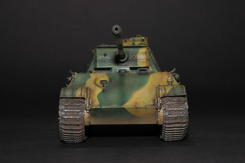 (Pre-Order) German Sd.Kfz.171 Panther G Late Production WW2 1:35 Pro Built Model - Picture 5 of 12