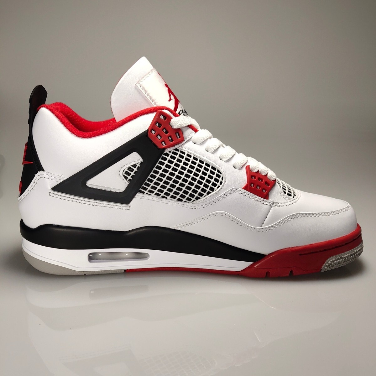 ナイキ Nike Air Jordan 4 Retro OG Fire Red Air Jordan 4 'Fire Red' Release Date. Nike SNKRS