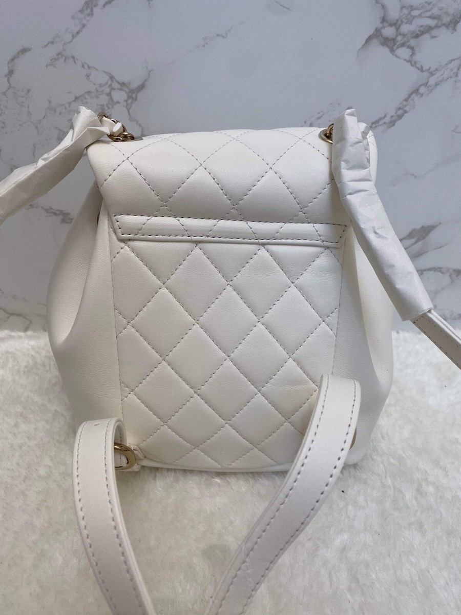 Authentic Chanel RECEIPT | DUMA 22A White Backpack Lambskin  display picture 3