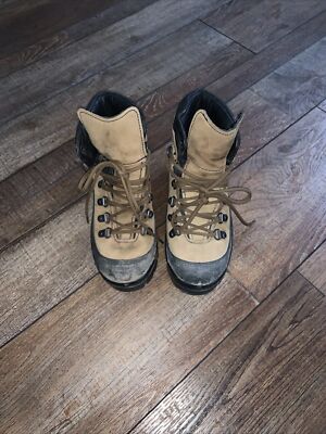 Bates E03400 Tan Hiking Boots Vibram Size 4.5 R Gore-Tex