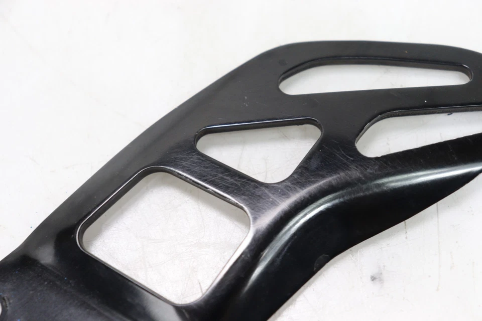 16-24 SUZUKI GSXR 750 OEM JUEGO TRASERO IZQUIERDO CUBIERTA PROTECTORA TALÓN Foto 3 de 4