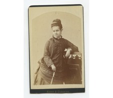 CDV PORTRAIT LADY W/ PARASOL? + GREAT HAT BY KUHN