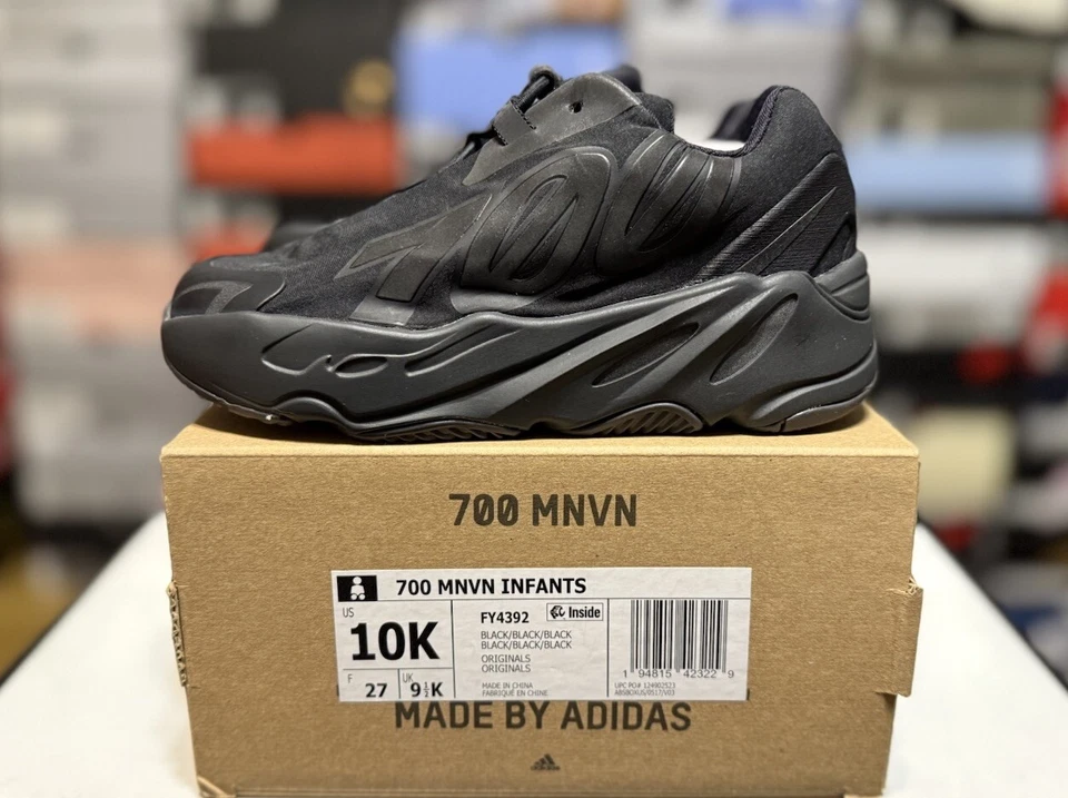 Adidas Yeezy Boost 700 MNVN Infantil "Negro" | FY4392 | Talla 10K Nuevo DS Foto 3 de 4