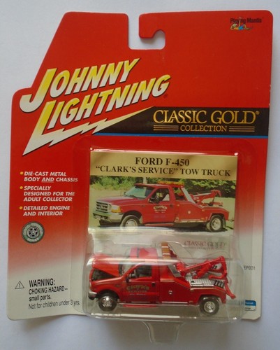 Johnny Lightning Classic Gold Ford F-450 Clarks Service Tow Truck 1:64 Scale