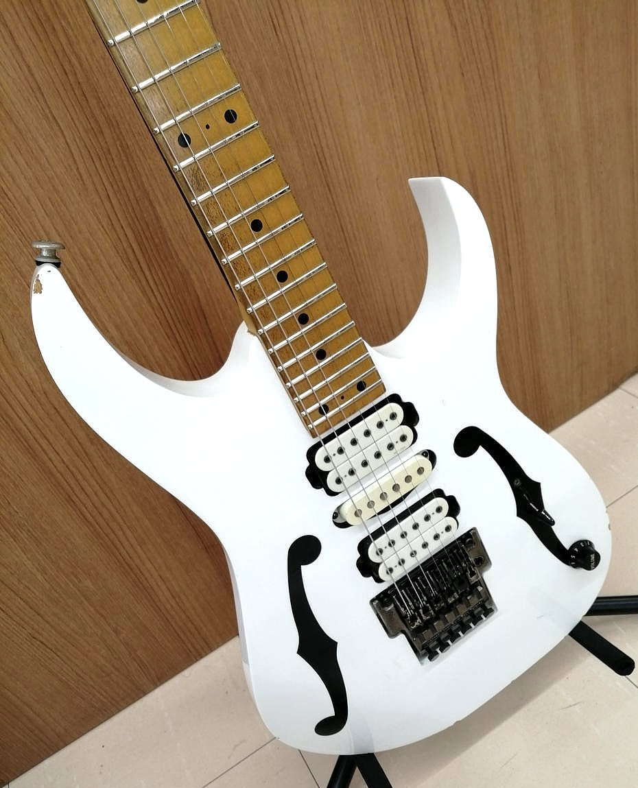 Ibanez PGM-300 White Paul Gilbert Fujigen HSH Vintage Rare Guitar