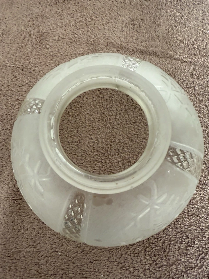 Vintage Daisy And Diamond Pendant Frosted Glass Lamp globe - Image 3 of 4