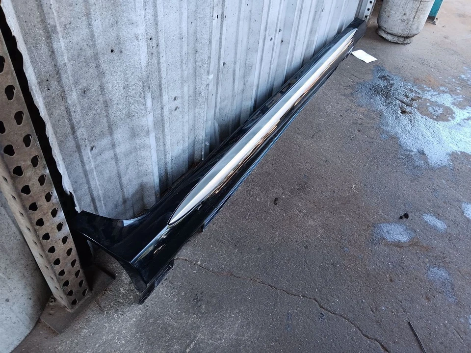 12-18 Mercedes 218 CLS63 Right Rocker Moulding Side Skirt Panel AMG Black  - Image 2 of 4