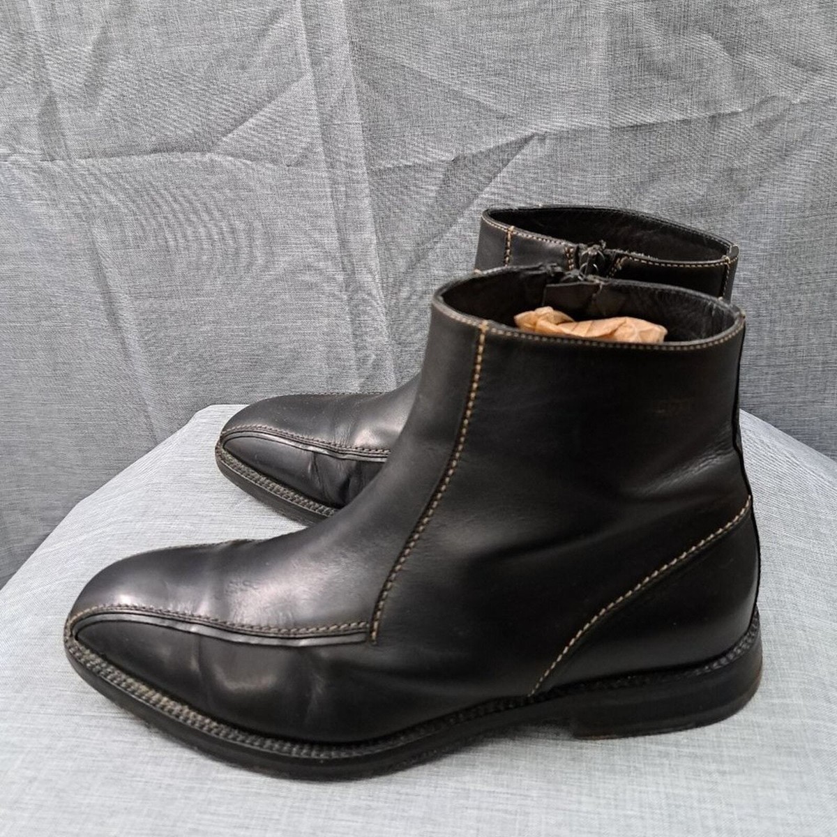 Hugo Boss Black Leather Chelsea Chukka Ankle Boots Men display picture 1
