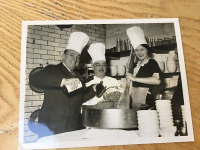 SAVOY HOTELKÜCHEN UND KOCH WEIHNACHTEN PUDDING OSKAR DENES 1931 PORTRAIT