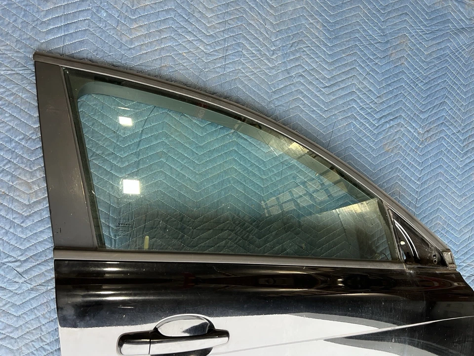 Volvo XC70 2008-2011 pasajero puerta delantera negra con vagón de vidrio OEM #4286E Foto 4 de 4