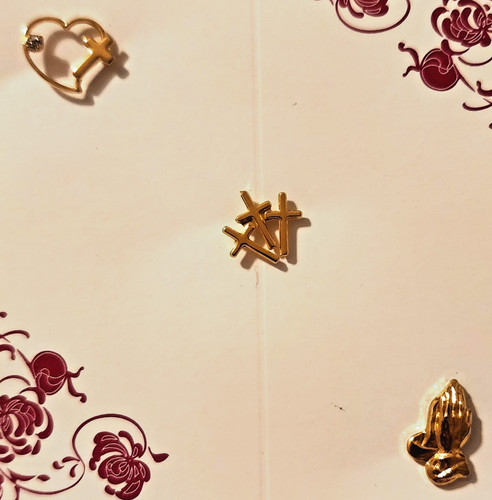 Vtg Religious 1/2 Inch Gold Tone Lapel Pins Set of 3 Praying Hands Crosses Heart