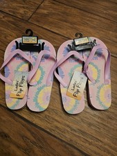 2 Pair Of Ladies Flip Flops Size Small 5/6