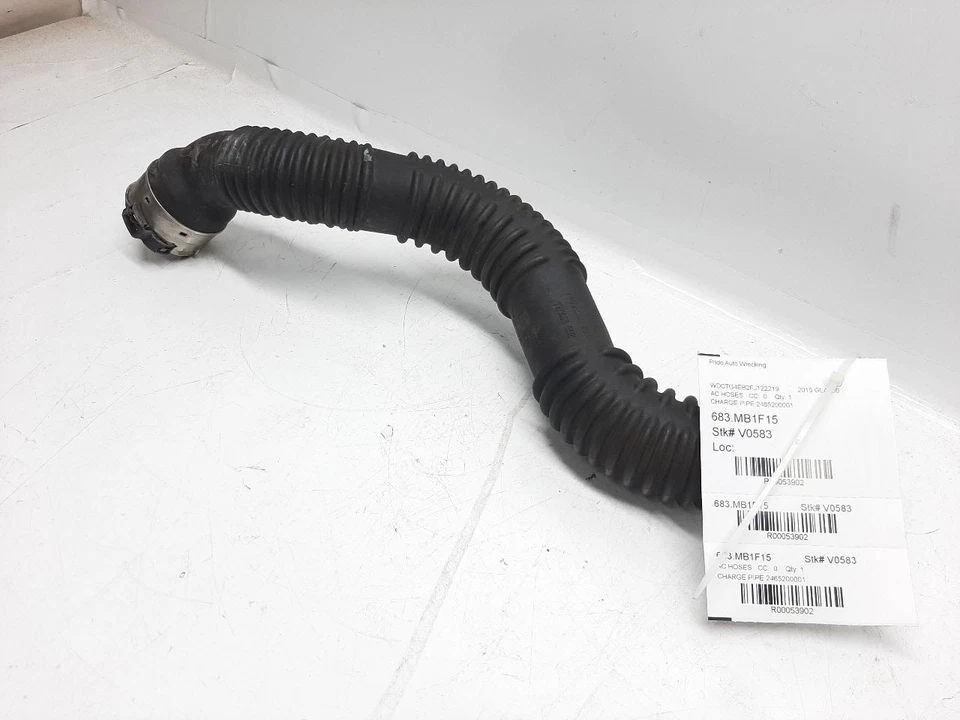 Tubo de carga manguera de inducción Mercedes GLA250 2465200001 Foto 3 de 4