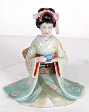 Franklin Mint Maiden of the Treasured Tea Figurine Women Tokutaro Tamai 1984