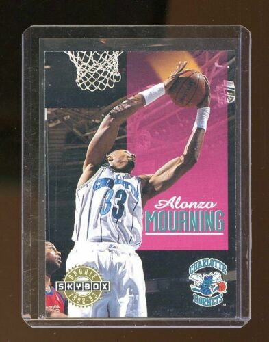 1992-93 Skybox #332 Alonzo Mourning Charlotte Hornets ROOKIE CARTE - Photo 1 sur 2