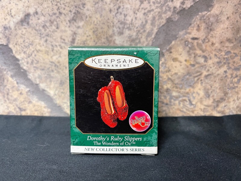 Hallmark 1999 -  Wonders of Oz #1 - Ruby Slippers - Miniature