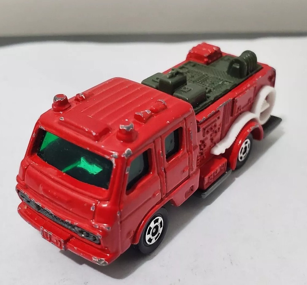Vintage TOMY Tomica Pocket Chemical Fire Engine No. 145-94 4502 1977-1988