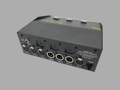 Console Annonceur Studio Technologies Model 233 - Ouvert Mais Jamais Utilisé, état Neuf