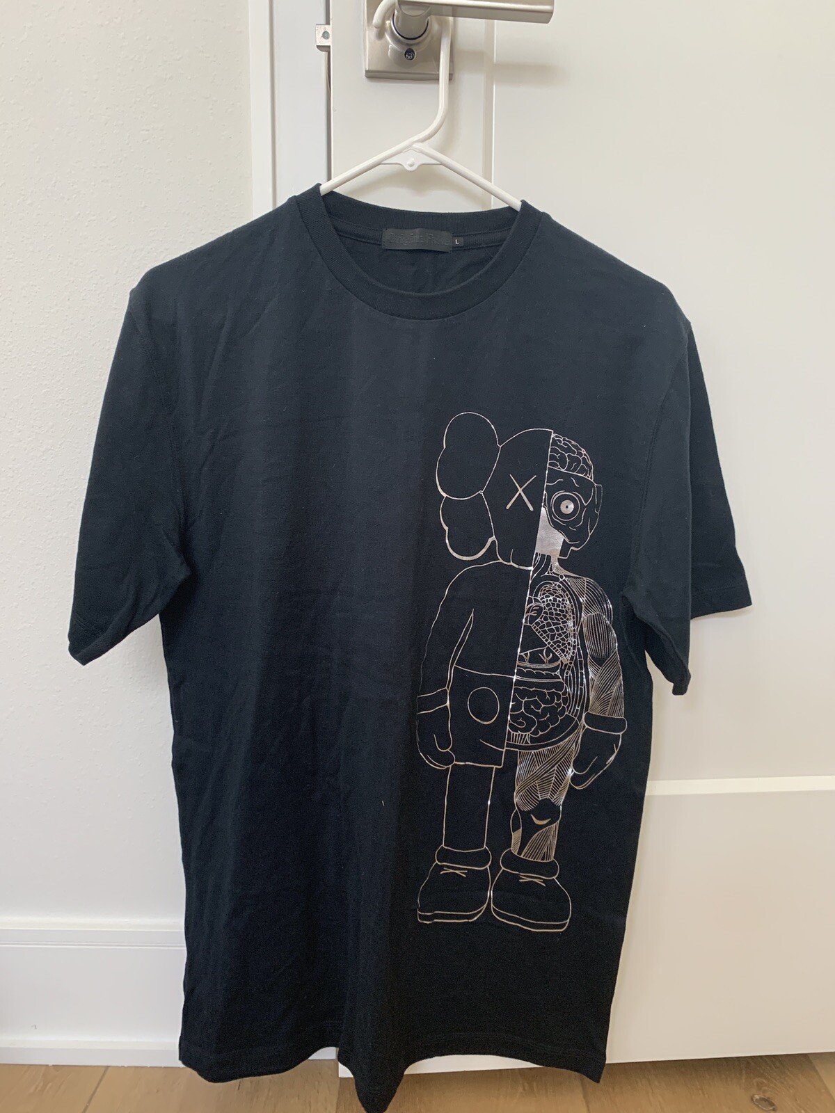 ALTRA Maglietta nera KAWS Kawsone dissezionata masticata compagno taglia L