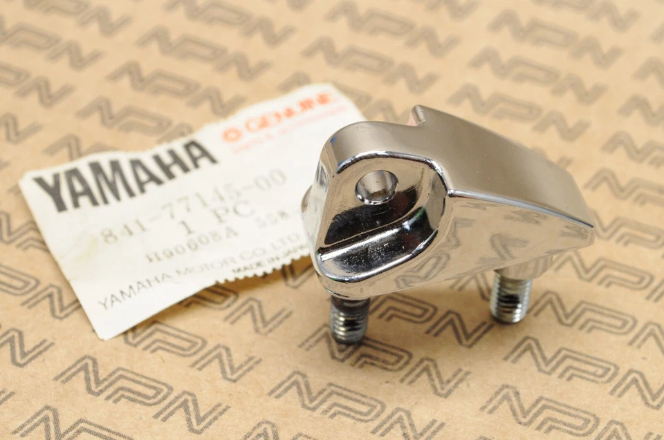 Yamaha moto de nieve EL433 GP246 GP292 GP300 GP338 GP433 PR440 cubierta bisagra nuevo OEM Foto 3 de 3