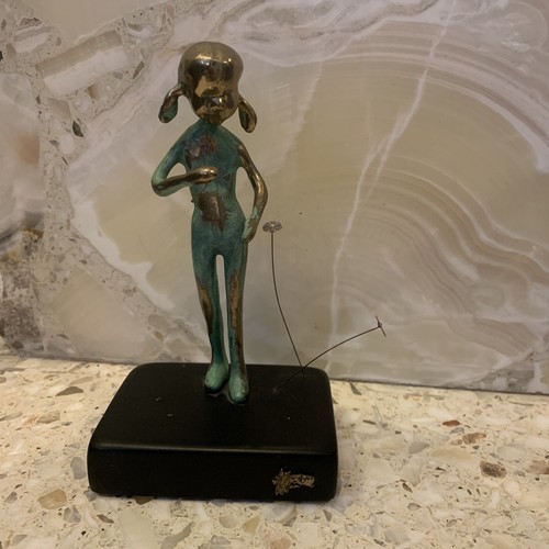 Malcom Moran, Bronze, Sculpture, Girl Holding Flower & Water Cube, Signed, 1972 - Picture 8 of 8
