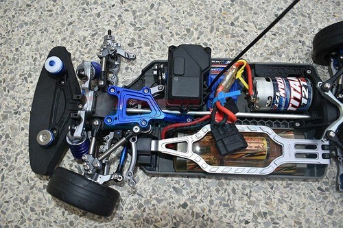 GPM PLACA SUPERIOR DELANTERA 8321 PARA TRAXXAS RC 1/10 4X4 FORD GT4-TEC 2.0 / 4-TEC 3.0 - Imagen 8 de 16