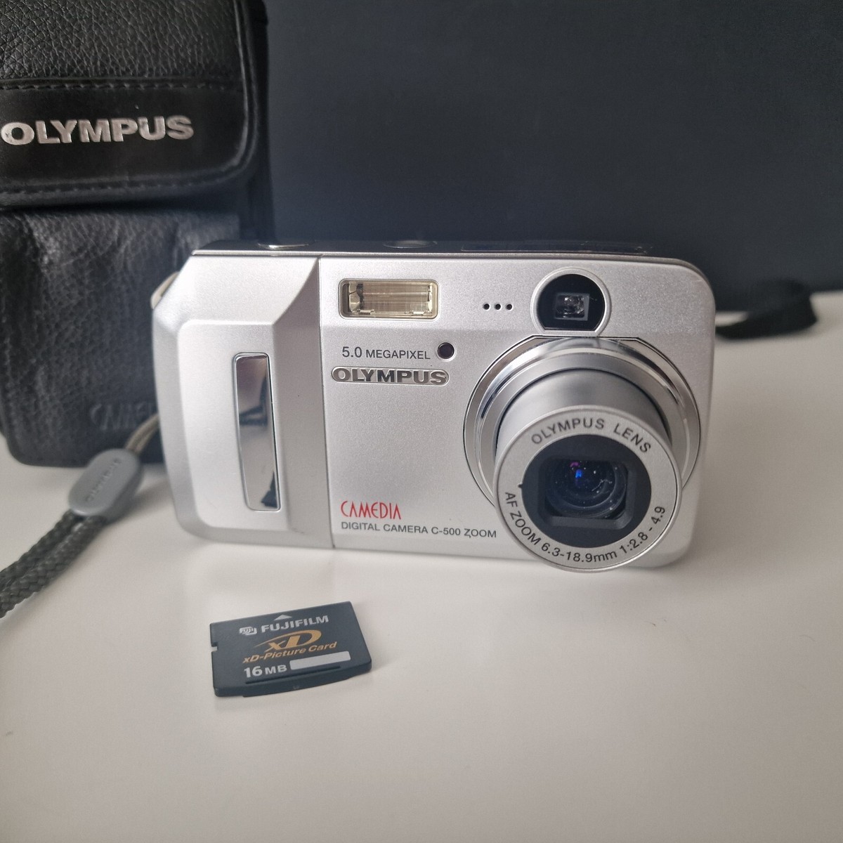 Olympus Digital Camera Camedia C-500 Zoom 5.0MP & 16mb xD picture
