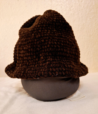 Wie neu: Häkelmütze, Hexenhut, Knit Cap, dunkelbraun, Umfang 64