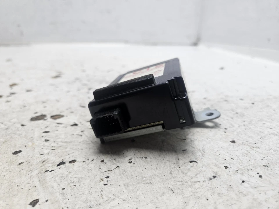 TOYOTA AVENSIS TPMS TYRE PRESSURE SENSOR CONTROL UNIT ECU MK3 2012 - 2015 - Image 3 of 4