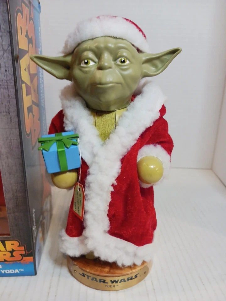 Star Wars Yoda in Santa Robe 10 Inch Christmas Nutcracker Adler SW6151L - Image 2 of 4