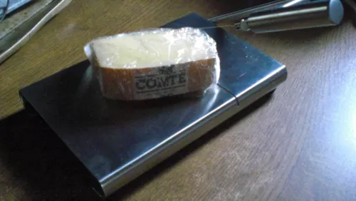 KÄSE SCHNEIDEBRETT AUS EDELSTAHL