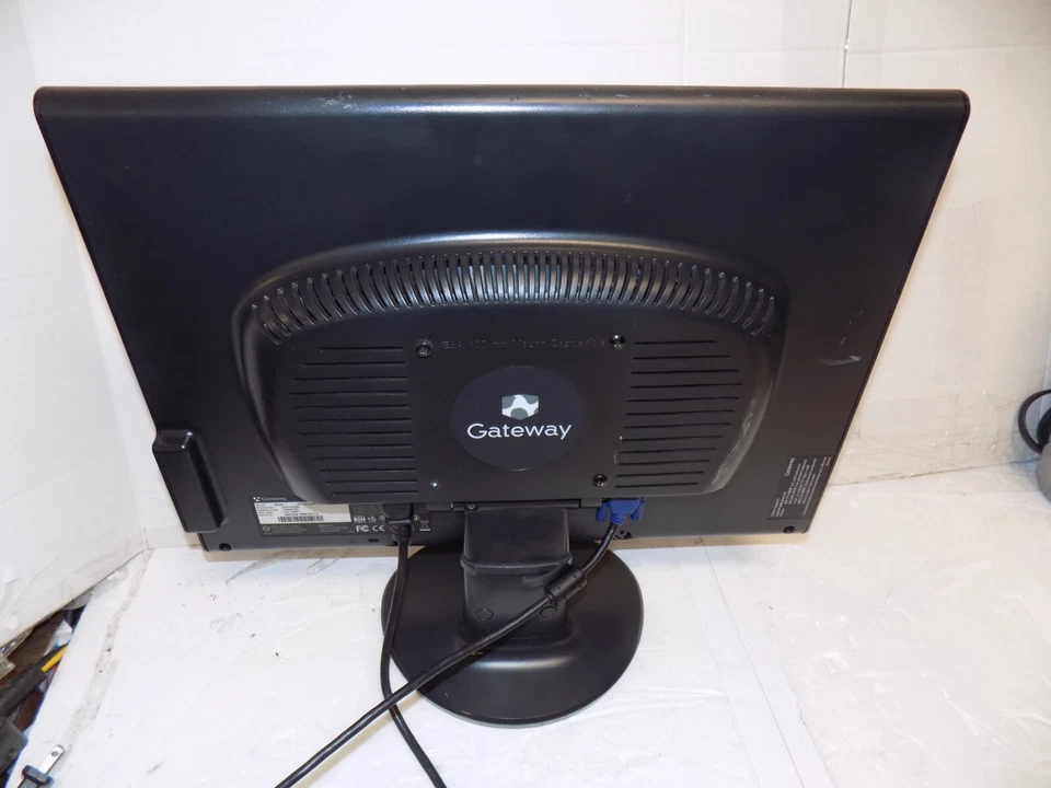 Gateway Monitor 19" 1440 x 900 HD TFT LCD Monitor FPD1975W - Image 2 of 4