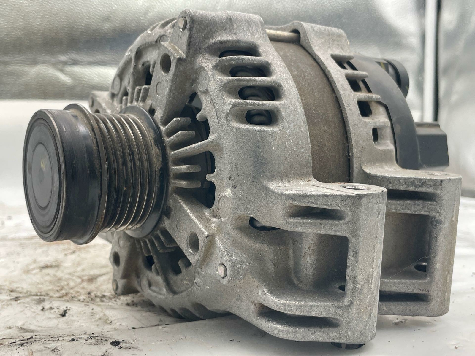 2018 Maserati Ghibli Sq4 3.0L 12V Alternator Assembly Denso 1042106991 2K Miles