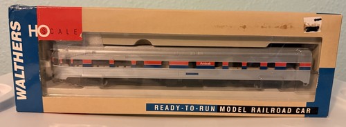 Coche Walthers HO Amtrak Fase II 85’ Budd Tavern-Obs 932-6502 RTR en caja | Zustand: Used