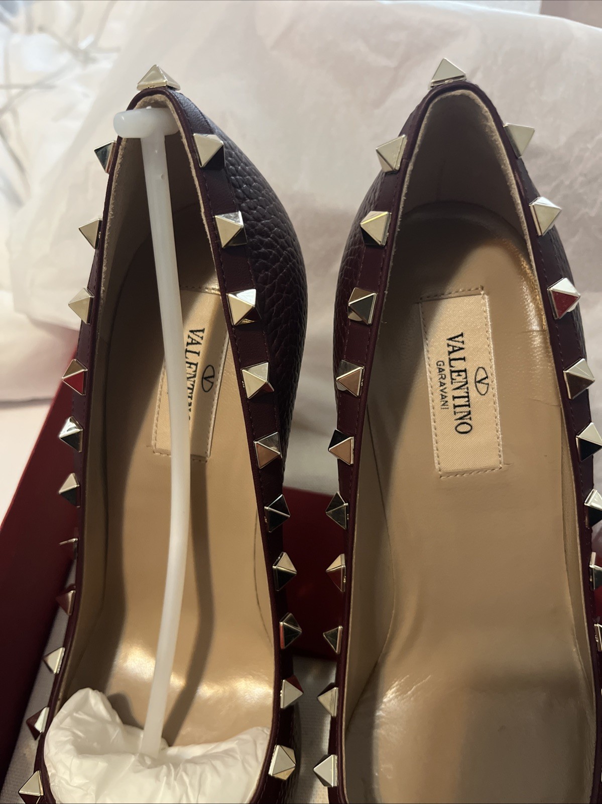 New Valentino Garavani Women's Rockstud Leather Point Toe Pump  Size 37 (EU) thumbnail 14