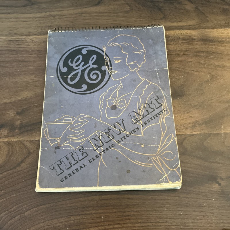 VTG THE NEW ART GENERAL ELECTRIC KITCHEN INSTITUTE OF MODERN COOKING BOOK 1937