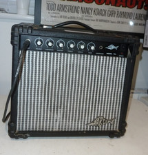 Amplificatore per chitarra Marlin modello 10L nero venduto come RICAMBI/RICAMBI