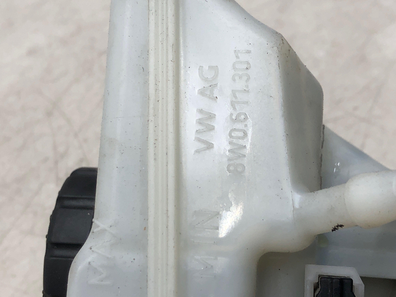 2016-2020 BENTLEY BENTAYGA 6.0L W12 BRAKE MASTER CYLINDER *58K MILES* 8W0611301