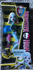 Monster High Skulltimate Roller Maze Abbey Bominable Skate Doll.  Y8349
