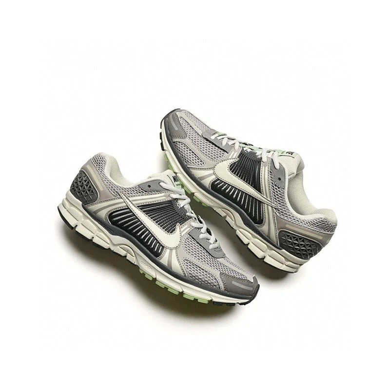 【NIKE】Zoom Vomero 5 W◆FB8825-001◆ Nike Zoom Vomero 5 Cobblestone Flat Pewter FB8825-001 Womens