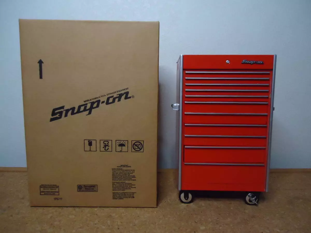 Snap on piggy bank deals