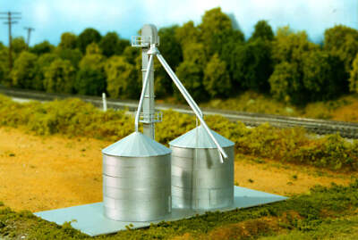 Rix Products 628-0707 N Scale Grain Elevator Kit with Ladders and Platforms