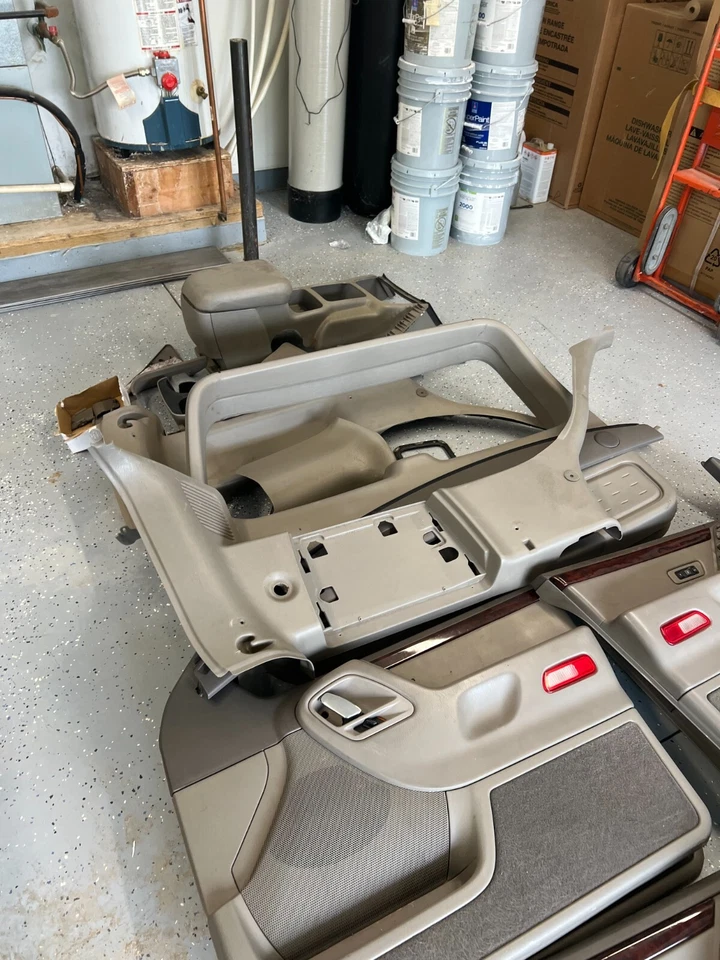 1999-2004 Jeep Grand Cherokee Complete Interior - Image 3 of 4