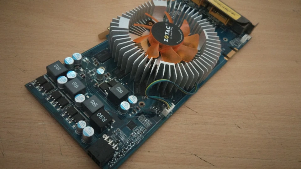 ZOTAC 9800GT SYNERGY EDITION 512mb 256BIT DDR3 ZT-98GES4P-FDL - Image 4 of 4