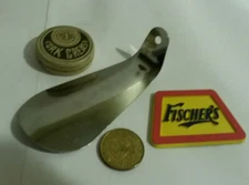 Fischers magnet Thom McAn shoe horn Micro Cork Grease tin Memphis TN token lot 4