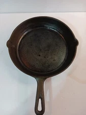 Philippe Richard Traditional Cast Iron 10" Pan Skillet Griddle Double Spout Vtg