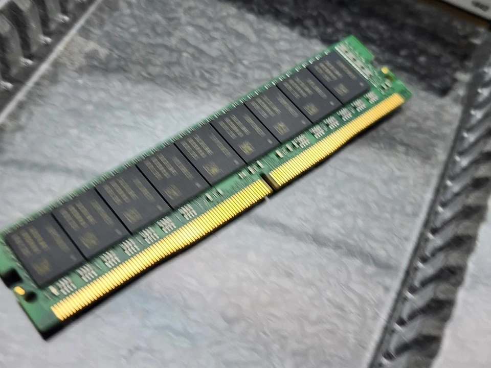 4x TriCore 16GB SO-DIMM Low Profile ECC RAM Memory DDR4 TRV722GU42J5213Y0-SABB - Image 3 of 4