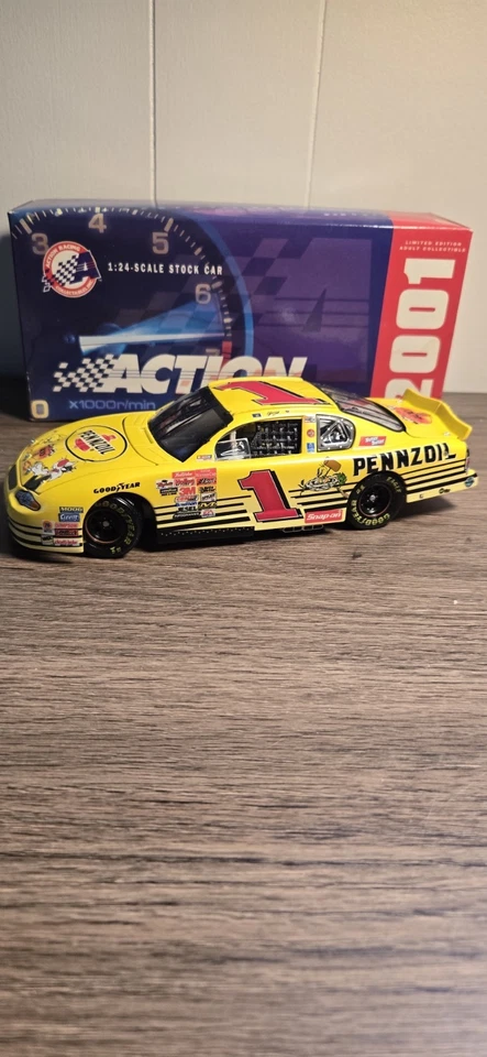 Литая модель NASCAR Стив Парк 2001 Looney Tunes Monte Carlo 400 масштаб 1:24 - Изображение 3 из 4